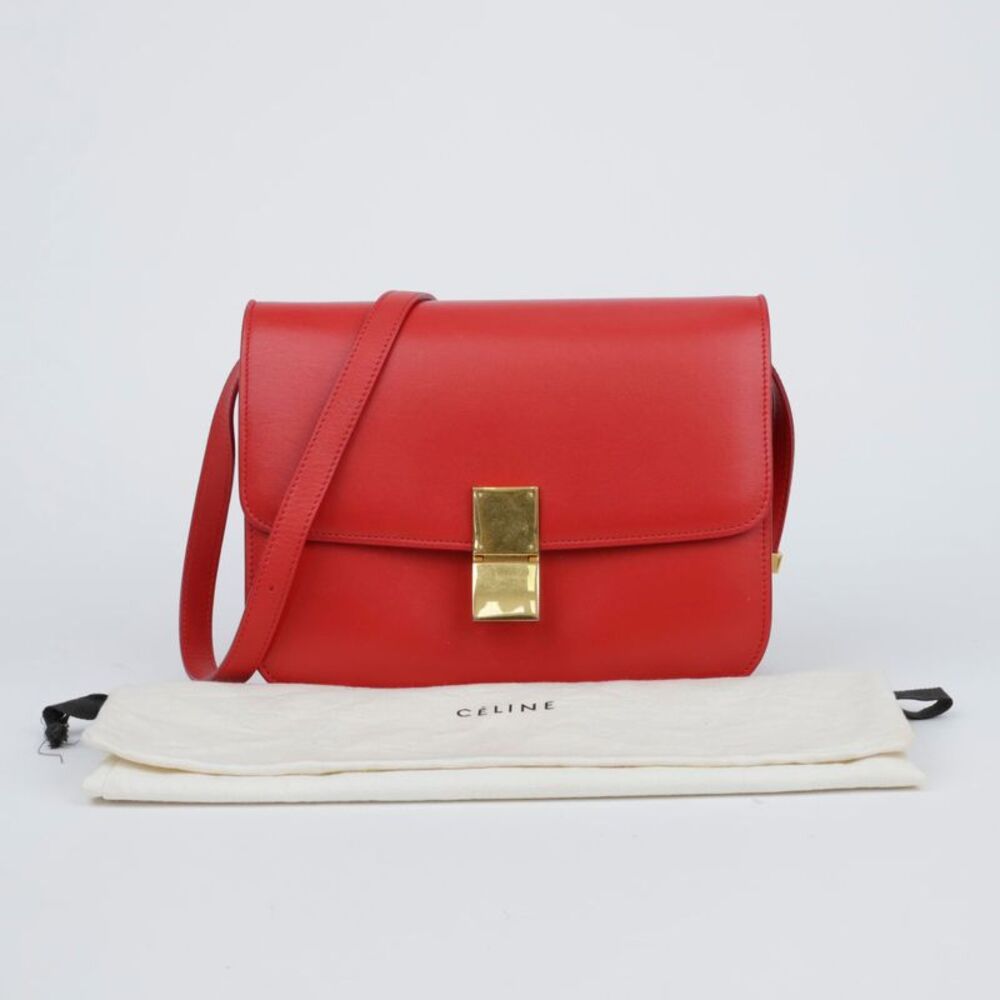 Medium Leather Classic Box Shoulder Bag Red